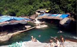 THUÊ XE ĐÀ NẴNG ĐI SUỐI VOI HUẾ.