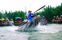 THUÊ XE ĐÀ NẴNG ĐI RỪNG DỪA BẢY MẪU HỘI AN.